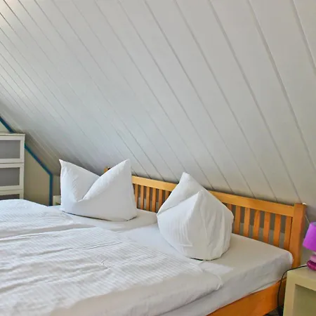 Hof Kranichstein Casa de hóspedes 4*